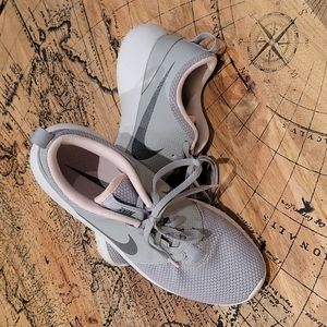 Nike Women's 2019 Roshe G Golf Shoes, Size 9. Gray + Pink